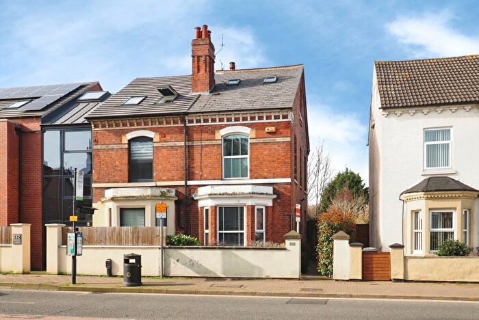 3 Bedroom Semi Detached House For Sale In Queens Road, Beeston, Nottingham, Nottinghamshire, NG9