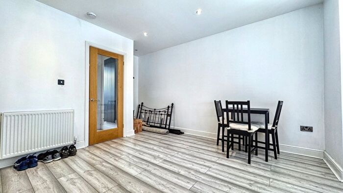 2 Bedroom Semi Detached House To Rent In A Lambrook Road Fishponds, Bristol, BS16