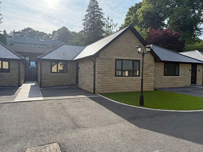 2 Bedroom Bungalow To Rent In Lawn Mews, Woodville Road, Keighley, West Yorkshire, BD20