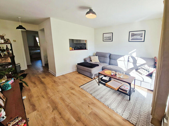 1 Bedroom Maisonette To Rent In Windmill Rise, Kingston Upon Thames, Surrey, KT2