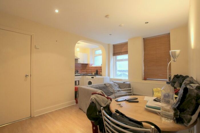 1 Bedroom Flat To Rent In Roehampton High Street, London, SW15