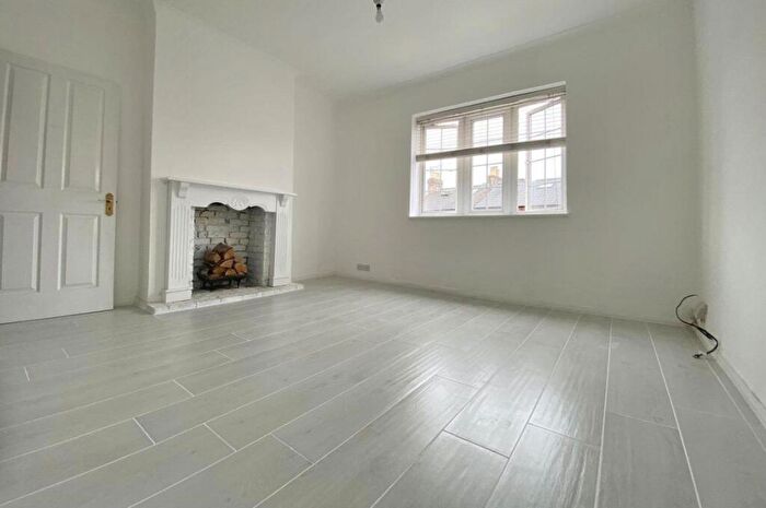 1 Bedroom Maisonette To Rent In Oxford Road, SL4