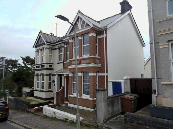 1 Bedroom Flat To Rent In Beauchamp Crescent, Plymouth, Devon, PL2