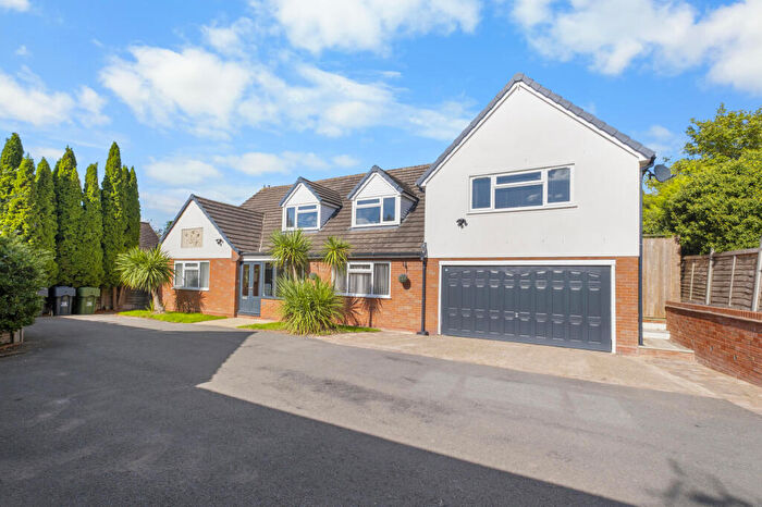 5 Bedroom Detached House For Sale In Hanbury Road, Stoke Heath, Bromsgrove, B60