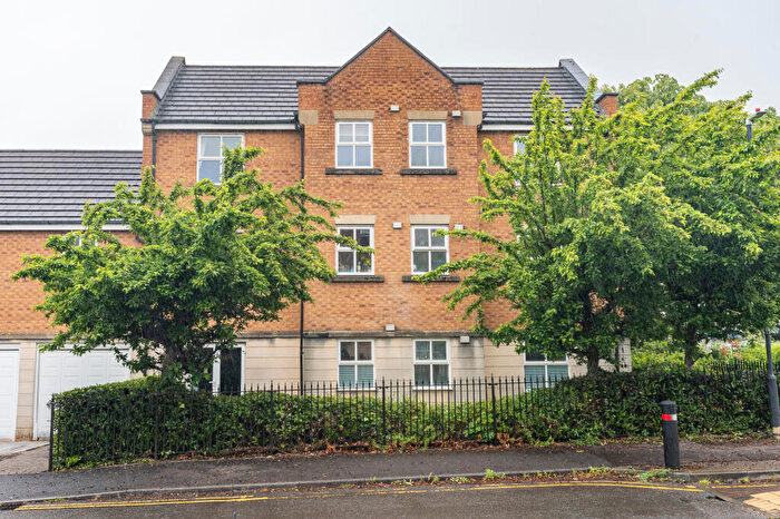 2 Bedroom Flat For Sale In Lancelot Road, Stoke Park, Bristol, BS16