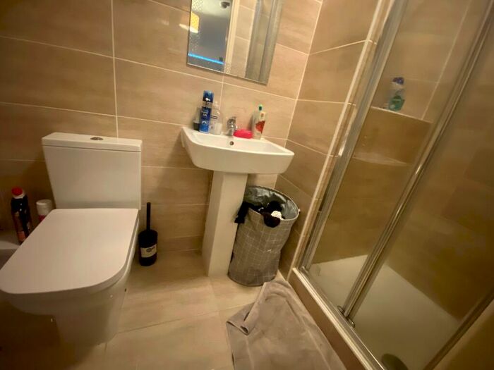 3 Bedroom House To Rent In **£ Pppw** Heron Drive, Lenton, NG7