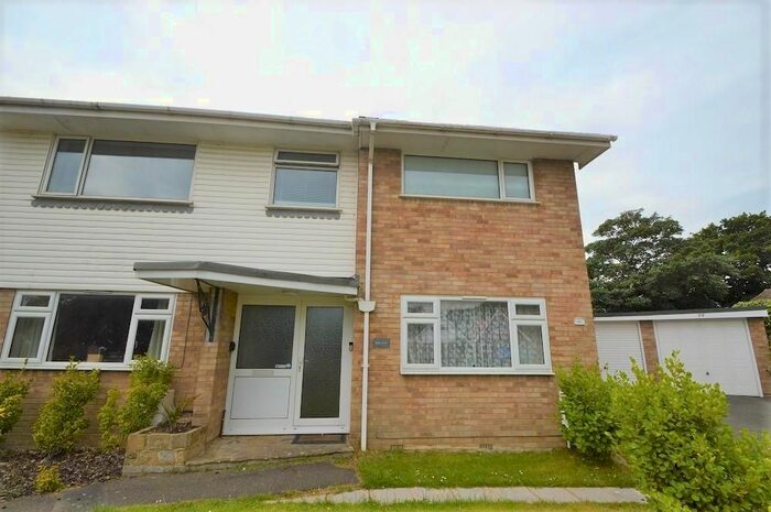 2 Bedroom Flat To Rent In Oakleigh Road, Bexhill-On-Sea, East Sussex, TN39