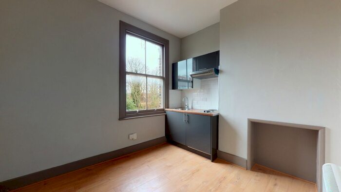 Studio To Rent In Iverson Road, London NW6