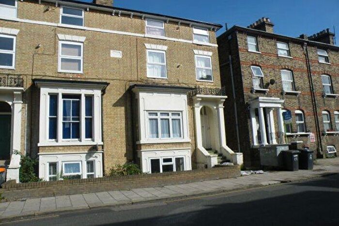 1 Bedroom Flat To Rent In Alexandra Road, Bedford, MK40