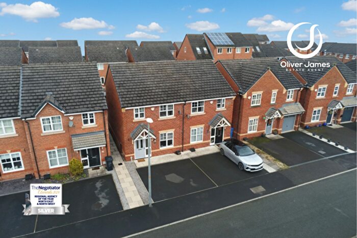 3 Bedroom Semi Detached House For Sale In Daneshill Lane, Cadishead, M44