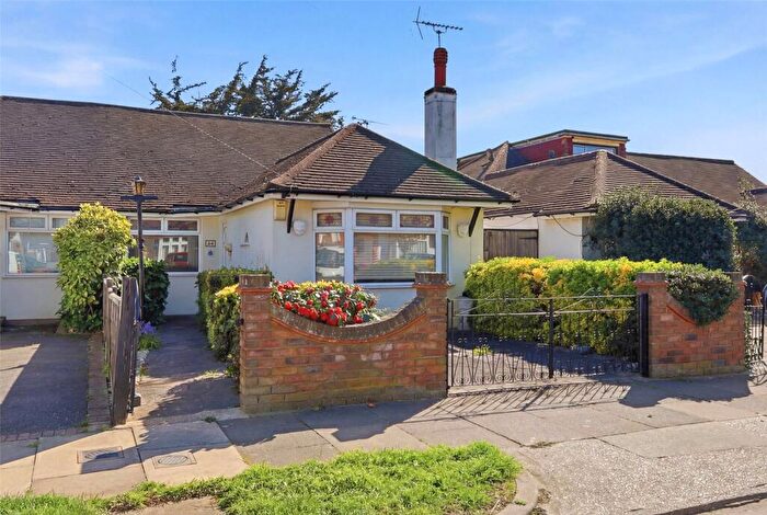 3 Bedroom Bungalow For Sale In Stuart Road, Southend-on-Sea, Essex, SS2