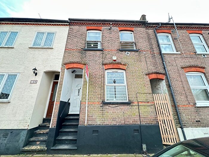 5 Bedroom Terraced House To Rent In Baker Street, Luton, Bedfordshire, LU1