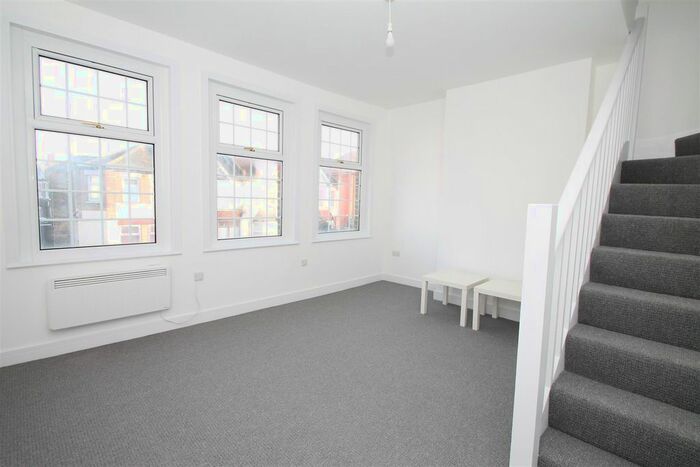 2 Bedroom Flat To Rent In Eldon Road, London N22