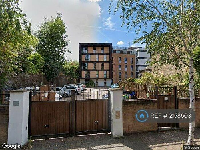 2 Bedroom Flat To Rent In Carter House, London, SW11