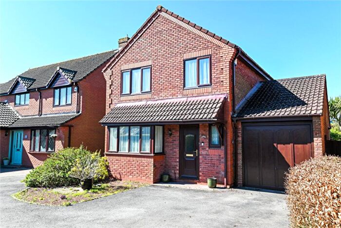 4 Bedroom Detached House For Sale In Rockbourne Gardens, Barton On Sea, New Milton, Hampshire, BH25