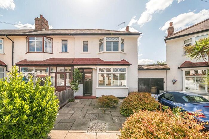 3 Bedroom House For Sale In Woodland Way, Tooting, CR4