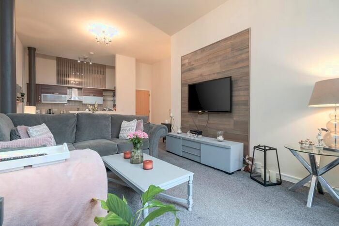 2 Bedroom Flat To Rent In Holden Mill, Blackburn Road, Bolton, Lancashire ., BL1