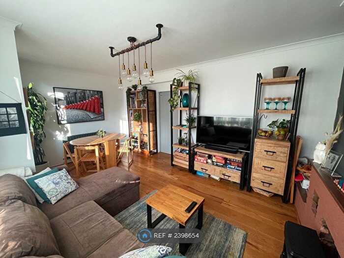 2 Bedroom Flat To Rent In London, London, E16