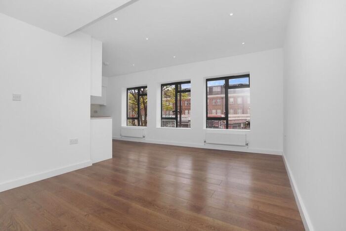 1 Bedroom Flat To Rent In Holloway Road, London, N7