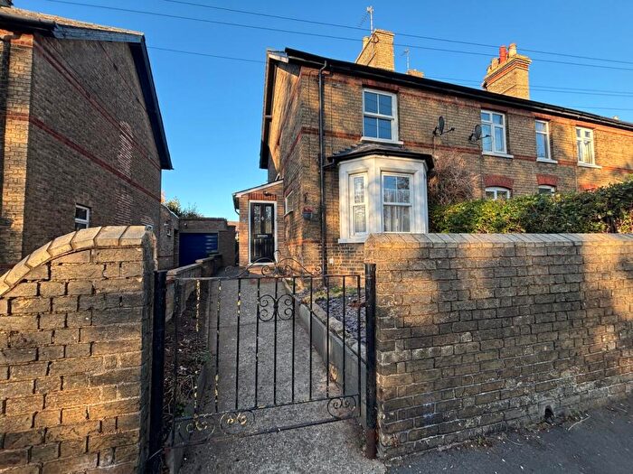 2 Bedroom End Of Terrace House To Rent In London Road, Biggleswade, SG18