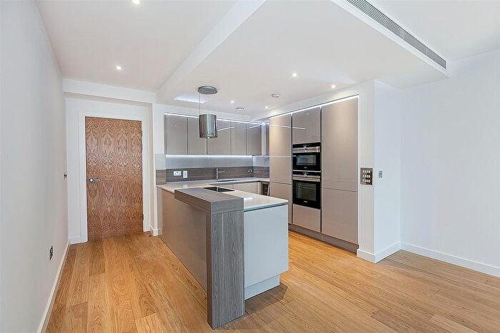 3 Bedroom Flat To Rent In Holland Park Avenue, W11