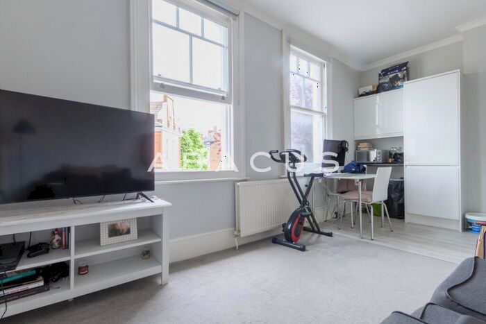 1 Bedroom Flat To Rent In Dennington Park Road, West Hampstead, NW6