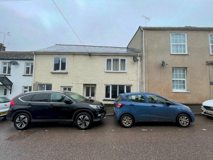 2 Bedroom Flat To Rent In Fore Street, North Tawton, EX20