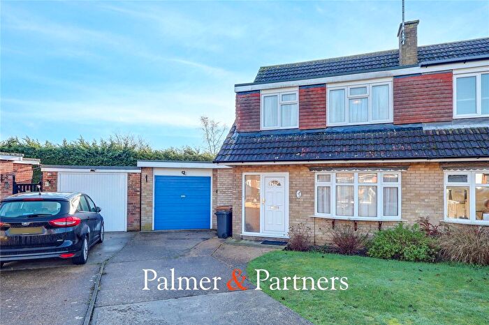 3 Bedroom Semi Detached House For Sale In Brograve Close, Chelmsford, Essex, CM2