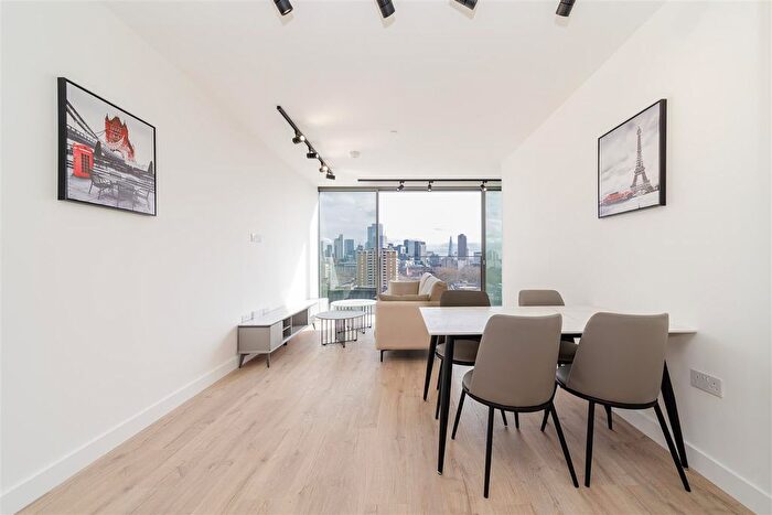 3 Bedroom Flat To Rent In Bollinder Place, London, EC1V