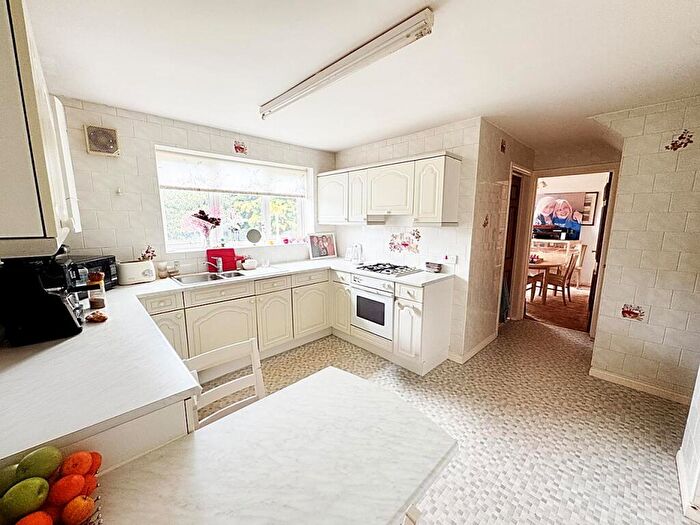 4 Bedroom Detached House For Sale In Fairways, Whitley Bay, NE25