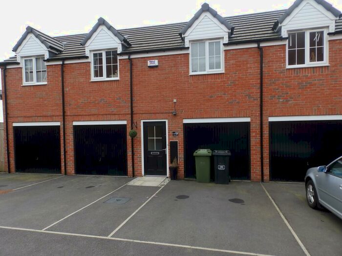 2 Bedroom Flat To Rent In Waggon Road, Leeds, West Yorkshire, Uk, LS10