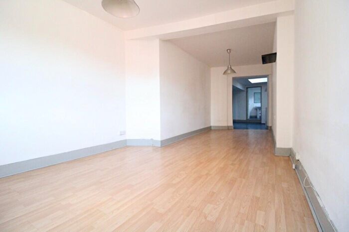 Flat To Rent In Dalston, N16
