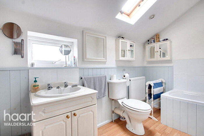 4 Bedroom Detached House For Sale In Walderslade Road, Chatham, ME5