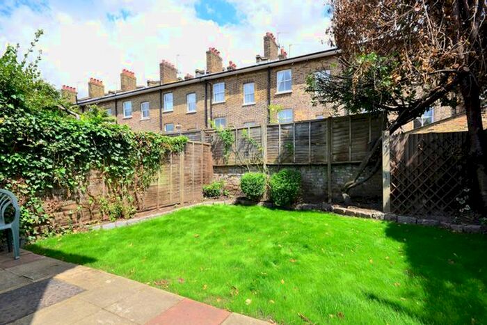 2 Bedroom Property To Rent In Caroline Place, Battersea, London, SW11