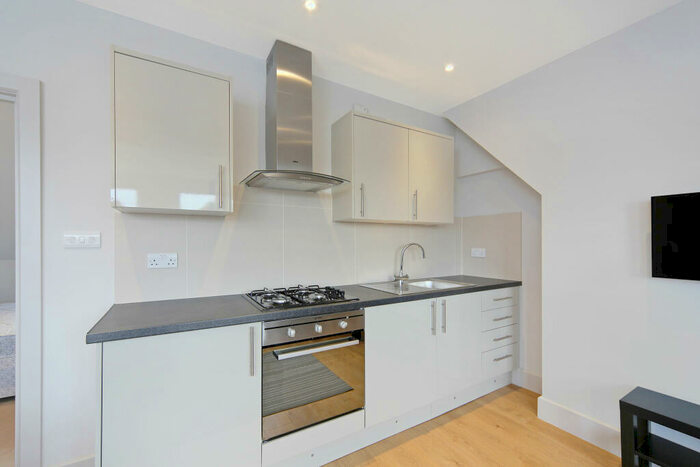 1 Bedroom Flat To Rent In Norwood Road, London, SE27