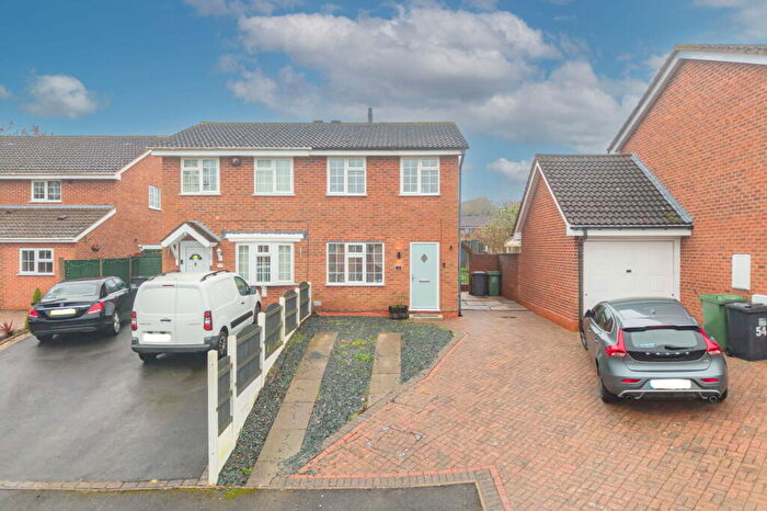 2 Bedroom Semi Detached House For Sale In Stoneleigh Close, Oakenshaw South Redditch, B98