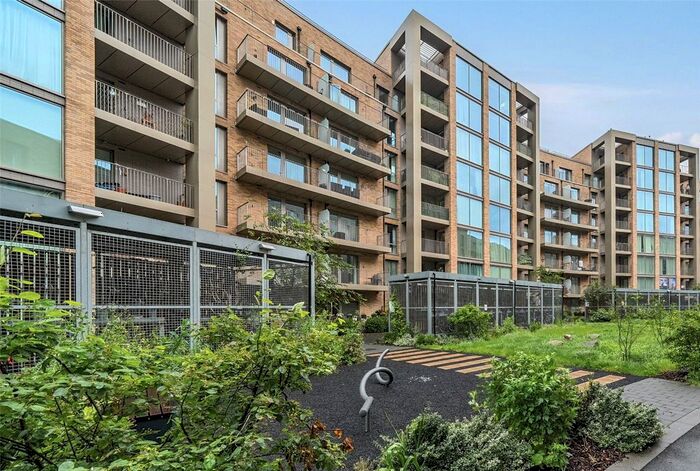 2 Bedroom Flat To Rent In Garnet Place, West Drayton, UB7