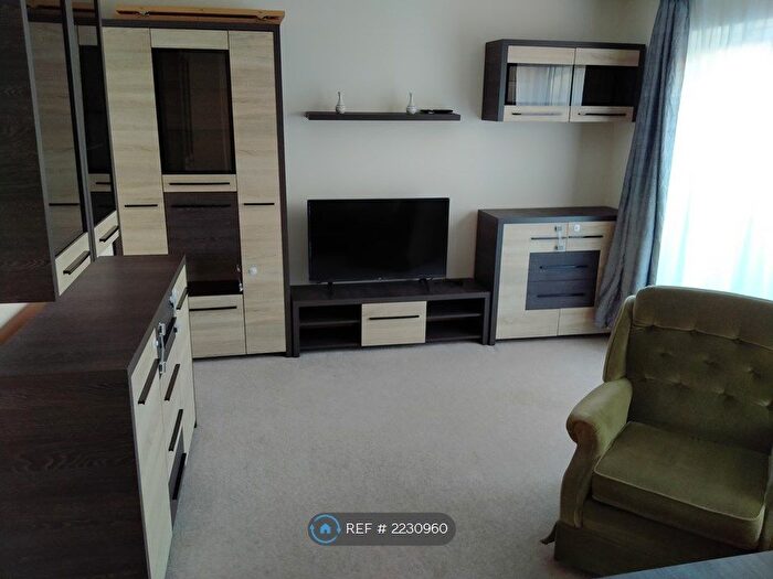 3 Bedroom Semi-Detached House To Rent In Garth Road, Bangor, LL57