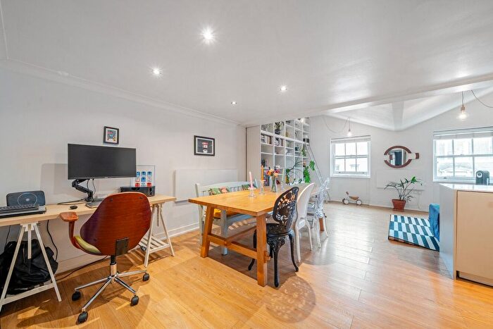 1 Bedroom Flat For Sale In Denmark Hill, Camberwell, London, SE5