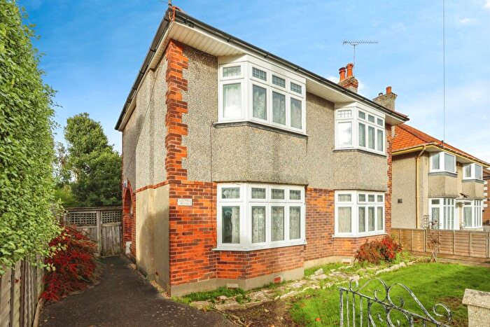 3 Bedroom Detached House For Sale In Horsa Road, Bournemouth, BH6