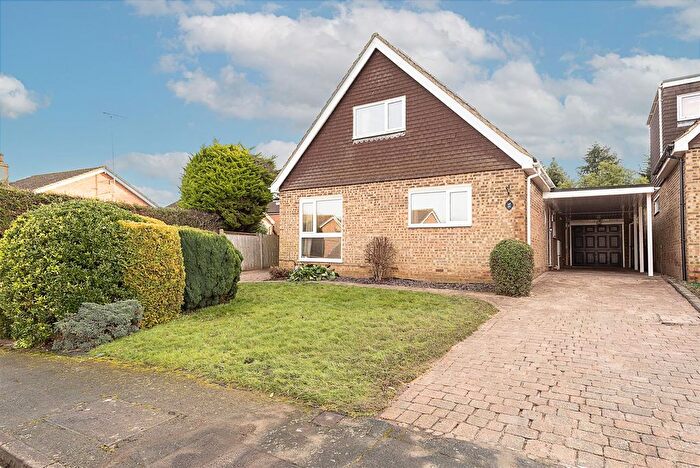 3 Bedroom Property For Sale In Tintern Close, Harpenden, AL5