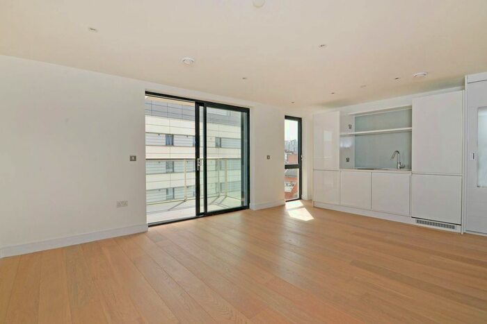 Studio To Rent In Commercial Street, Aldgate, London, E1