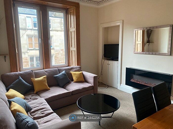 2 Bedroom Flat To Rent In Caledonian Place, Edinburgh, EH11