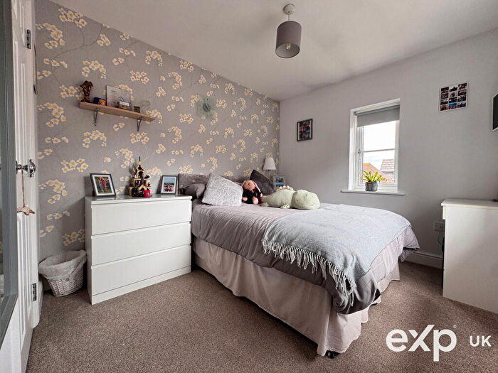4 Bedroom Semi-Detached House For Sale In Discovery Drive, Kings Hill, West Malling, Kent, ME19