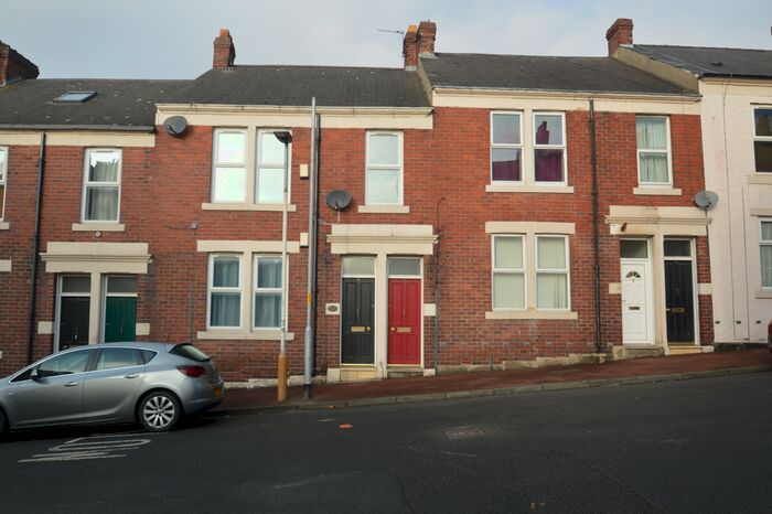 2 Bedroom Flat To Rent In Balfour Street, Gateshead NE8