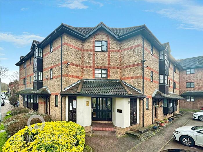 2 Bedroom Flat For Sale In Donnington Court, Bow Arrow Lane, Dartford, DA2
