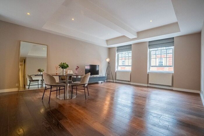 3 Bedroom Flat To Rent In Picton Place, Marylebone, London, W1U