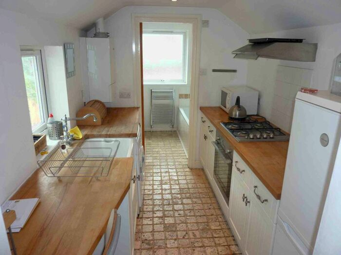 1 Bedroom Flat To Rent In Chalk Hill, Watford, WD19