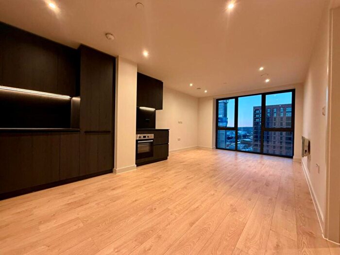 1 Bedroom Flat To Rent In Waterhouse Gardens, Manchester, M3