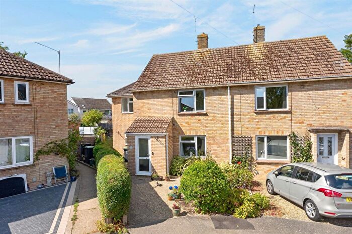 4 Bedroom Semi-Detached House For Sale In Tilley Hill Close, Oundle, Peterborough, PE8
